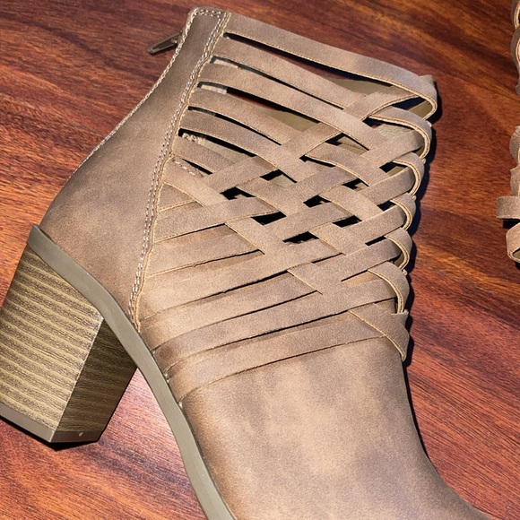 Womens Arizona Booties - Picture 4 of 11